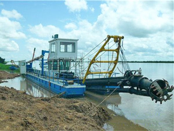 江蘇河道清淤工作現場.jpg